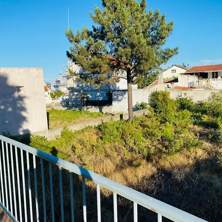 Moradia Da Palmeira Com Piscina Fernao Ferro
